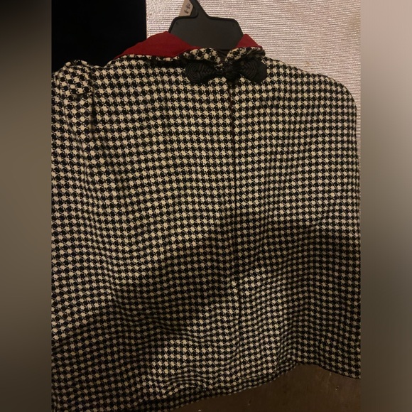 MAKE AN OFFER 🍒 Vintage Houndstooth Crimson Childs / Small Cape w/ Hood #9582 - Picture 6 of 14